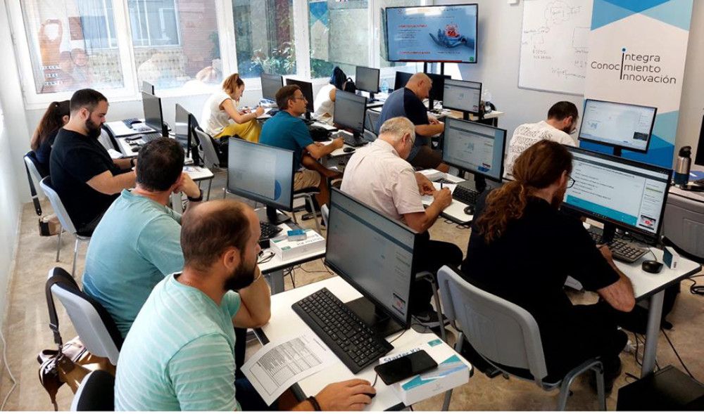 Abierto el plazo para cursos gratuitos en 5G de Inteligencia Artificial, Realidad Virtual e Internet de las Cosas para 200 desempleados