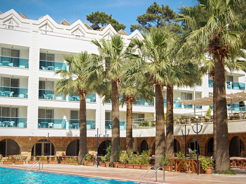 La Junta recupera el uso de cinco villas turísticas cerradas desde hace años para potenciar su uso
