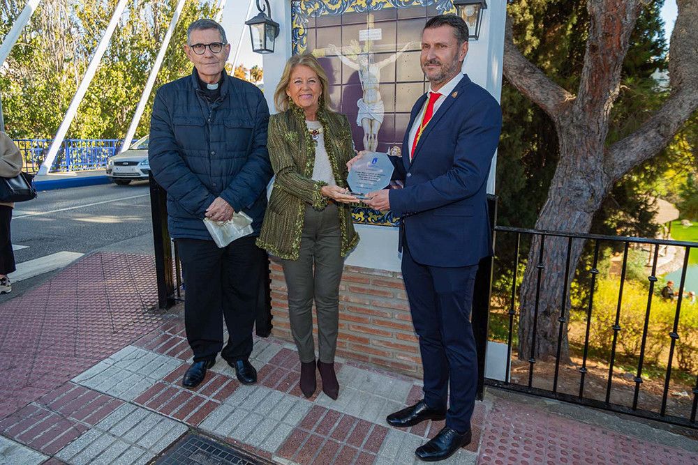 El Ayuntamiento homenajea a la Cofradía del Cristo del Amor con motivo de su 75 aniversario