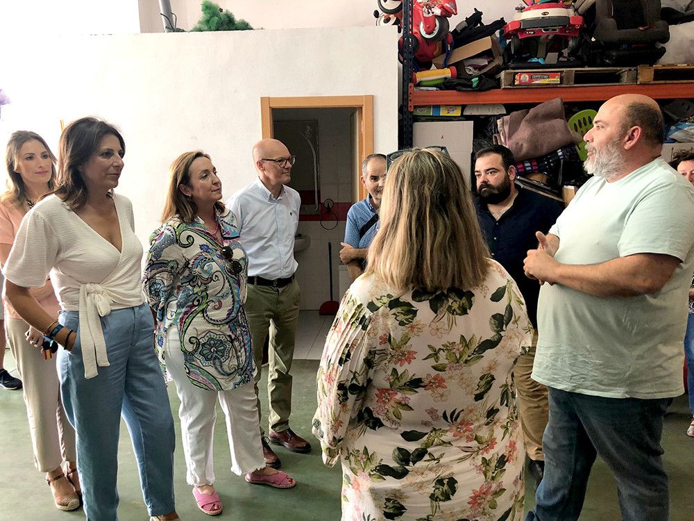 La viceconsejera de Agricultura visita la Asociación Solidarios de Ronda