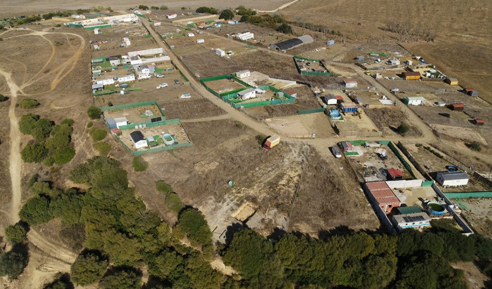 Paralizada la parcelación de un terreno en 87 fincas para viviendas ilegales en San Roque