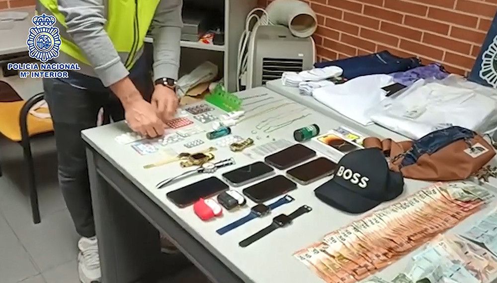 La Policía Nacional desarticula un grupo criminal dedicado a cometer robos usando apps de citas