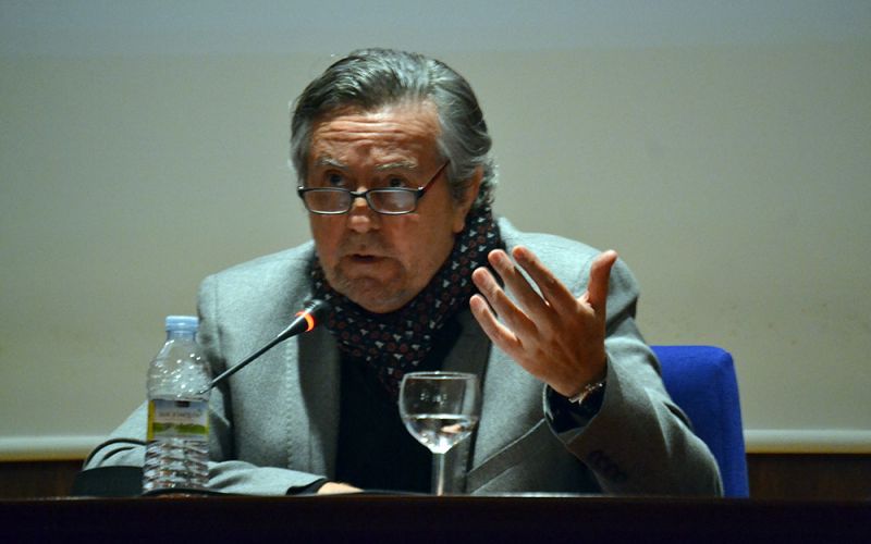 El escritor gaditano Felipe Benítez Reyes gana el I Premio Internacional de Poesía Marpoética’