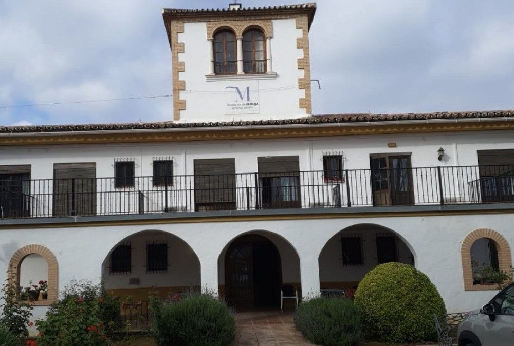 La Diputación facilitará las videollamadas de los mayores con sus familiares en las residencias de la provincia