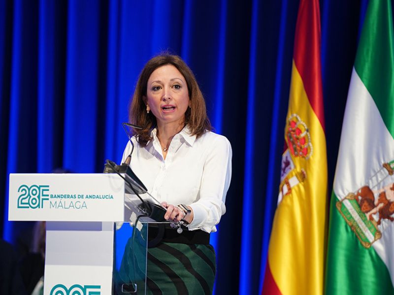 La Junta entrega 10 Banderas por el 28F que representan la contribución de Málaga al liderazgo de Andalucía