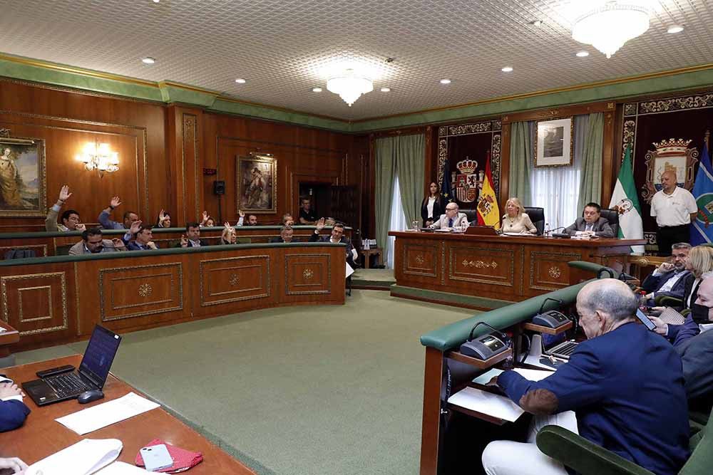 El Pleno aprueba iniciar los trámites para la construcción de un nuevo aparcamiento en el Albergue África con capacidad para un millar de plazas y una superficie deportiva de 7.800 metros cuadrados