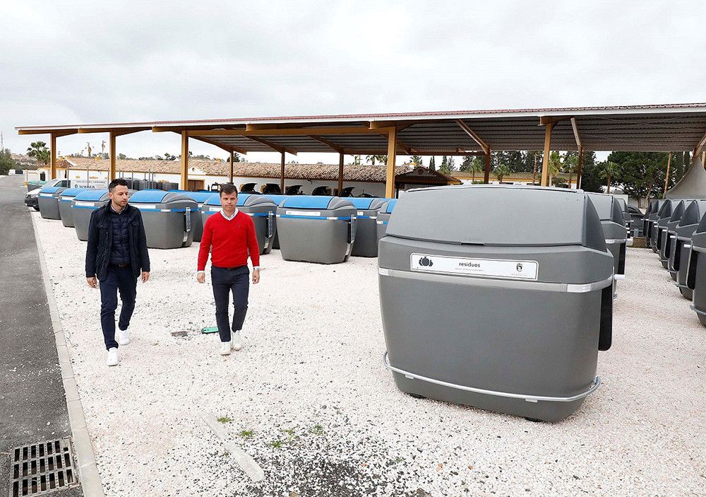 El Ayuntamiento culminará en junio la renovación del sistema de recogida de residuos en el municipio, que ha supuesto la instalación de más de 4.000 contenedores de carga lateral desde 2018