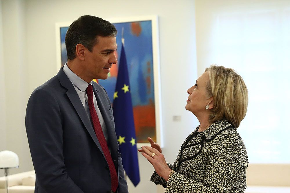 Reunión de Pedro Sánchez con Hillary Clinton en La Moncloa