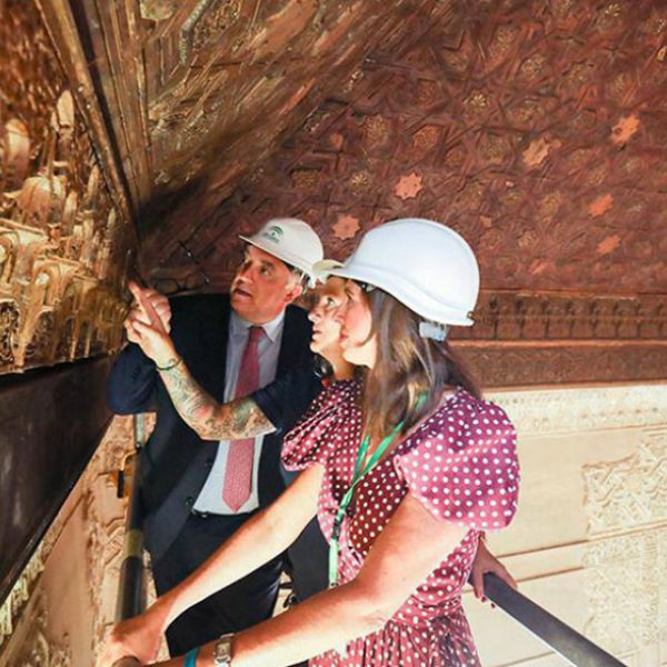 La Alhambra reintegra en su lugar original el arrocabe recuperado de la Torre de las Damas