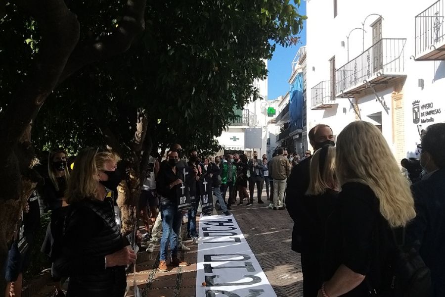 Comerciantes y hosteleros de Marbella advierten de que están al límite