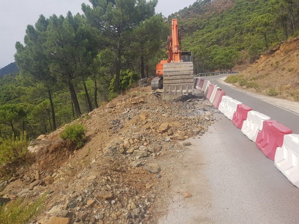 La Diputación invierte 474.000 euros en el arreglo de la carretera de acceso a Jubrique desde Peñas Blancas