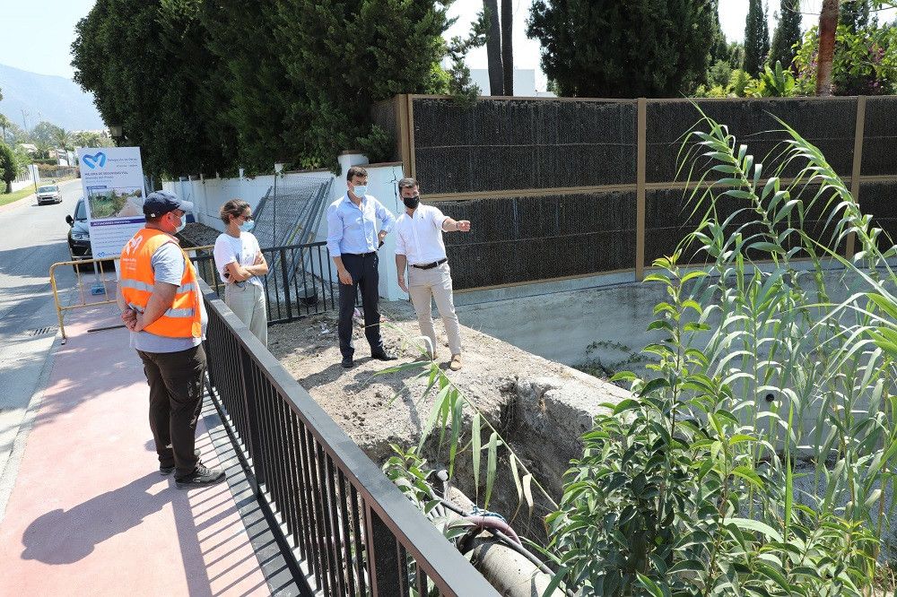 Obras de protección del arroyo de Benabolá a su paso por la avenida del Prado