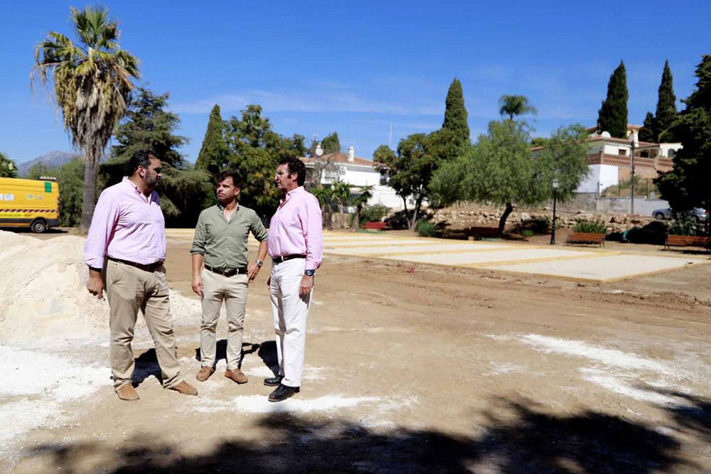 El Ayuntamiento acomete la remodelación de las pistas de petanca Ericks Plan de Las Chapas para ampliar el área de juego y habilitar nuevas plazas de aparcamiento