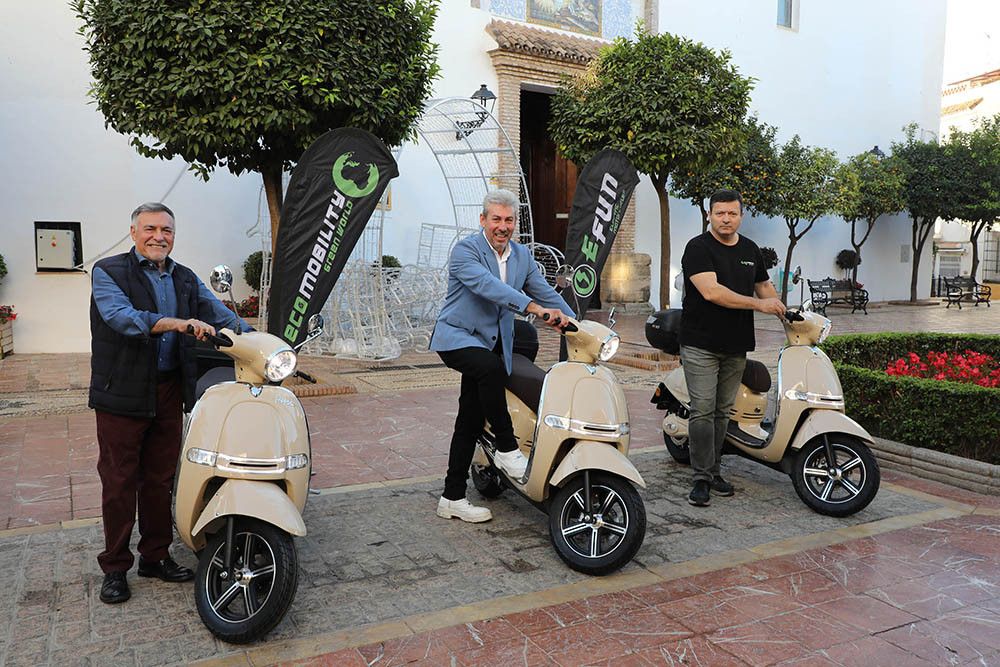 El Ayuntamiento adquiere por primera vez tres motocicletas eléctricas