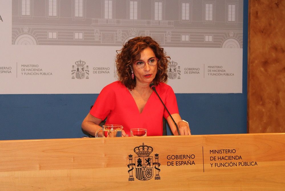 La ministra de Hacienda asegura que las autonomías recibirán 112.213 millones en concepto de entregas a cuenta en 2022