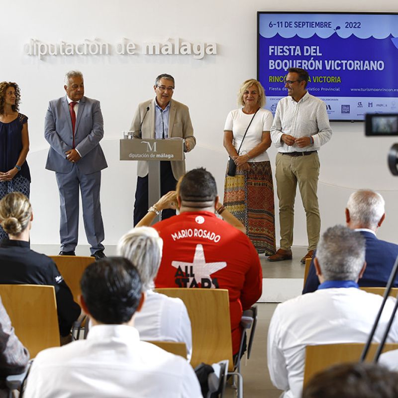 Un mercado Sabor a Málaga, "showcookings" y degustaciones gratuitas, en la Fiesta del Boquerón 2022 de Rincón de la Victoria