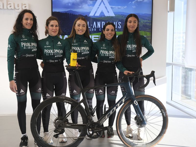 El primer equipo femenino de ciclismo de carretera de Andalucía lucirá en su equipación la marca de la Diputación