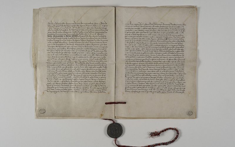 El Archivo General de Indias presenta el Tratado de Tordesillas tras la restauración realizada por el Instituto del Patrimonio Cultural de España