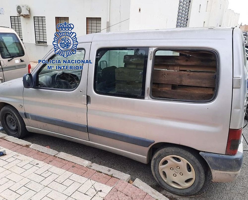 Agentes de la Policía Nacional detienen en Málaga a seis personas por robo con fuerza en el interior de camiones