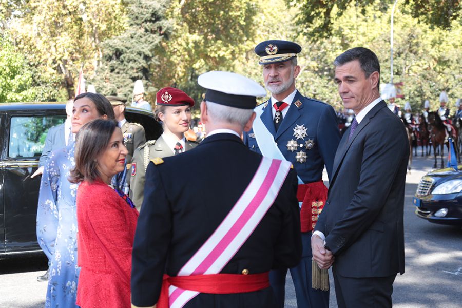 Los reyes, acompañados de la princesa de Asturias, presiden los actos por el Día de la Fiesta Nacional