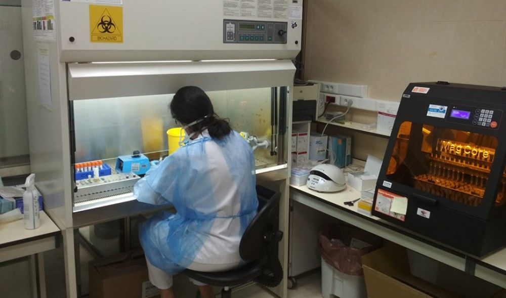 Salud coordina la red de laboratorios diagnósticos del Covid-19 con participación de las universidades