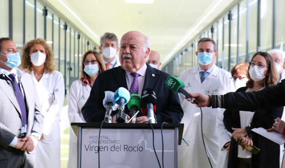 En uso la pasarela que une los cuatro edificios del campus del Hospital Virgen del Rocío de Sevilla