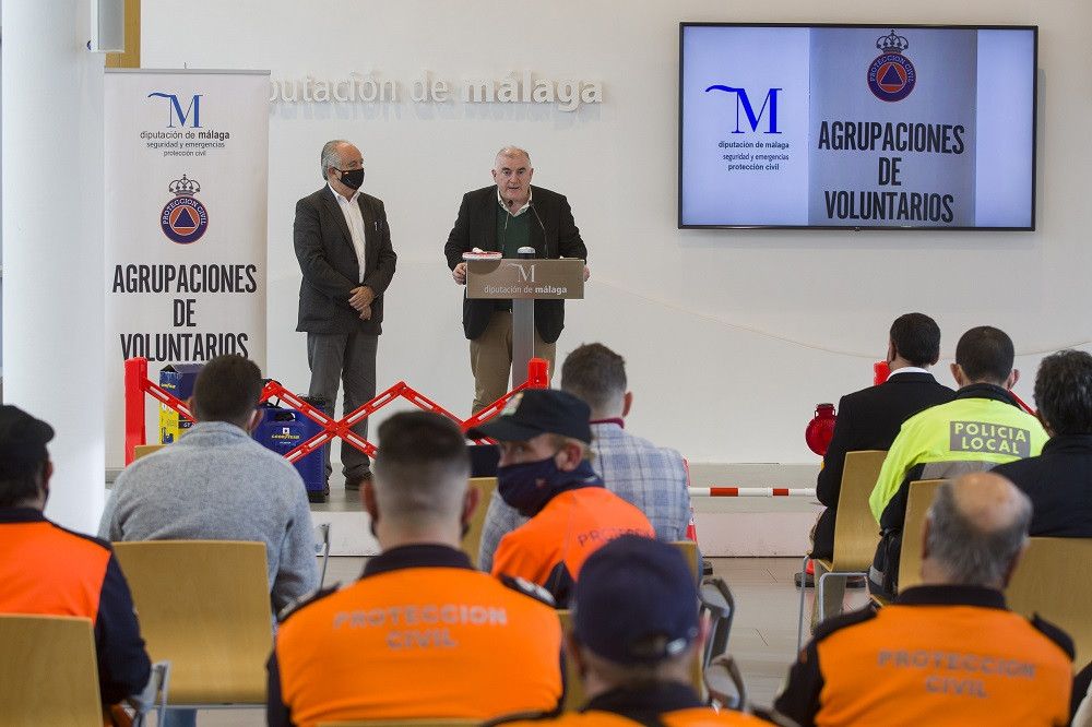 La Diputación entrega a 18 municipios material para mejorar la seguridad en las actuaciones de Protección Civil
