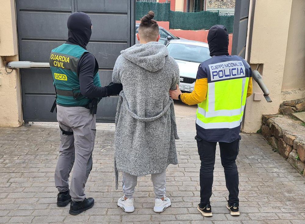 Desarticulada en Marbella una organización criminal dedicada al tráfico de estupefacientes que suministraba a su vez combustible a otras "narcoembarcaciones"