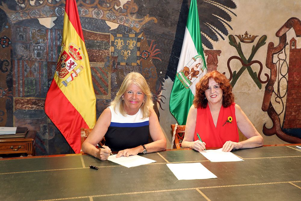 El Ayuntamiento renueva los convenios con Bancosol y Cudeca para prestar apoyo a los programas que desarrollan ambas entidades y que benefician a más de 3.600 personas en el municipio