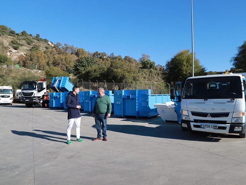 El Ayuntamiento moderniza los medios técnicos de Limpieza con siete nuevas bateas para la recogida de residuos en las playas y el refuerzo de la veintena de puntos limpios móviles del municipio