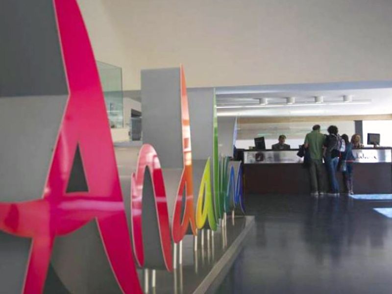 Las oficinas de turismo de la Junta atendieron en 2022 más de 1,2 millones de consultas