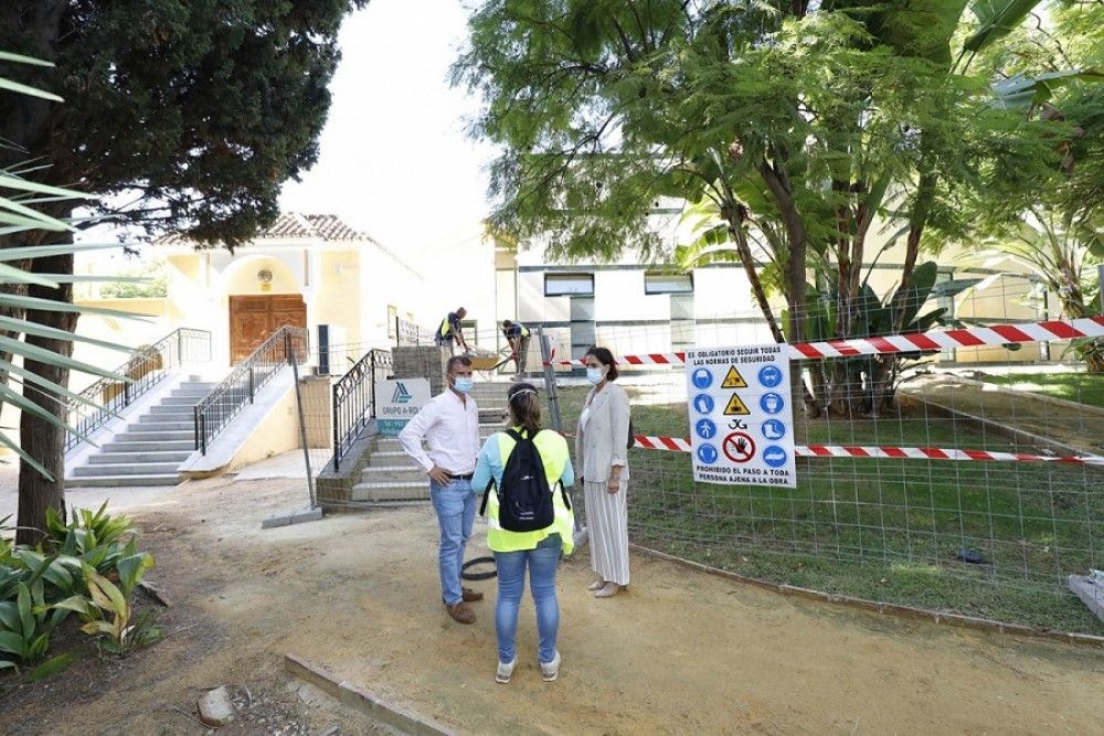 El Ayuntamiento realiza obras de mejora de la seguridad y la accesibilidad en el parque de la Constitución y zonas aledañas