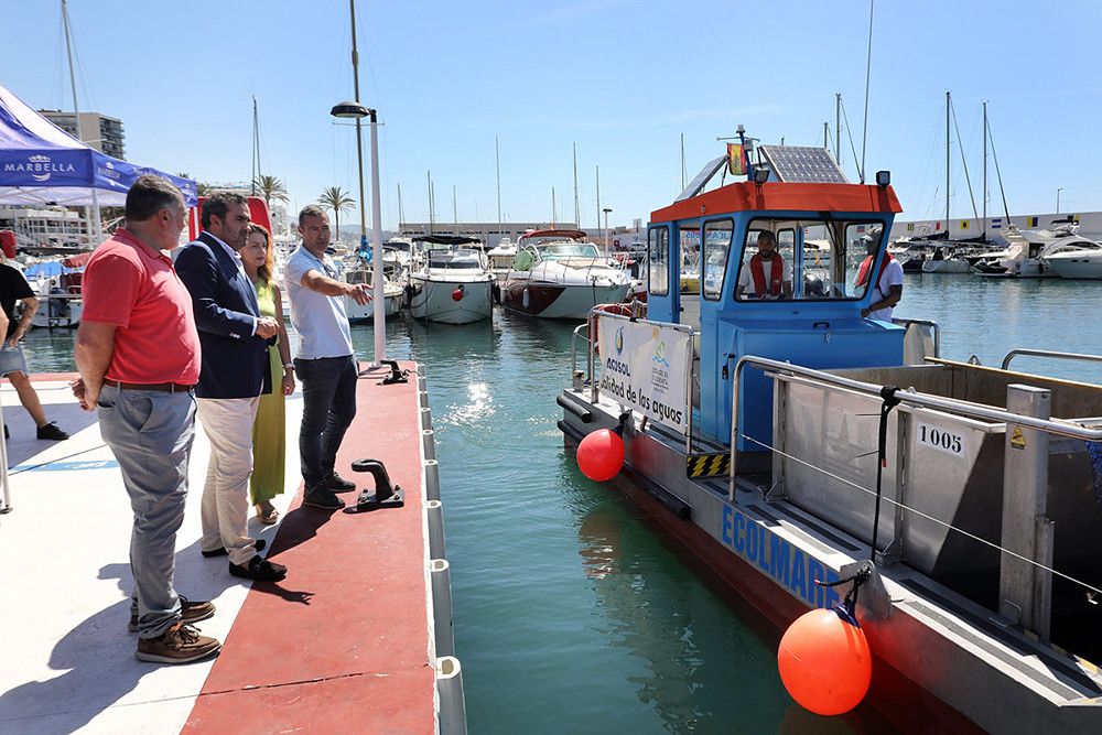 Marbella dispone este verano de tres embarcaciones para garantizar la limpieza del litoral, dentro de un servicio que entra en funcionamiento hoy y se prolonga hasta el 7 de septiembre