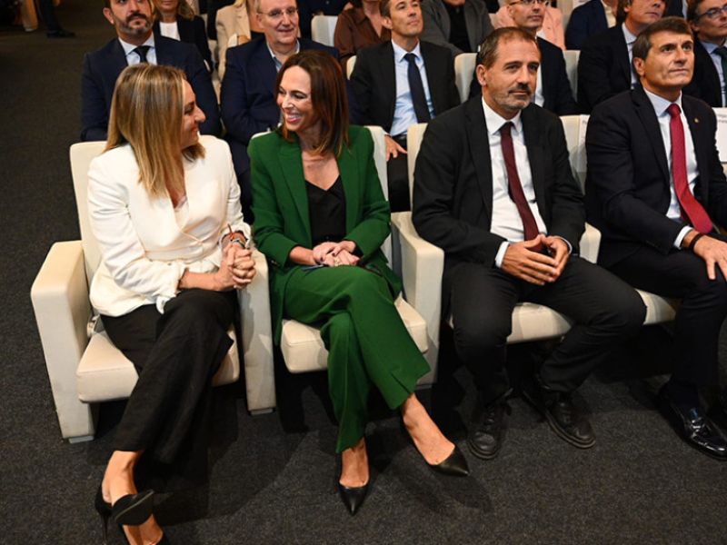La consejera de Fomento pide celeridad en la ejecución de los corredores ferroviarios a su paso por Andalucía