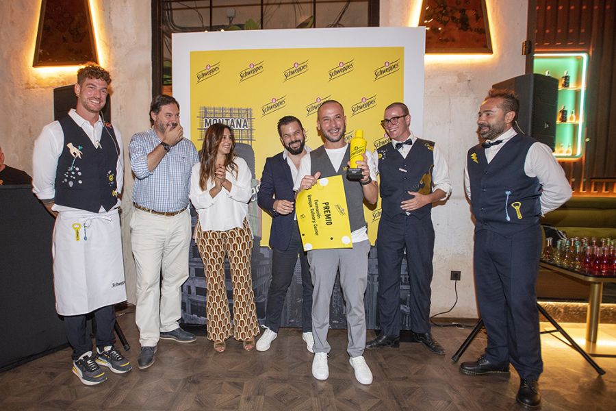 Luis David Martín-Niño, mejor \"bartender\" del sur de España en la primera edición del “Concurso de Coctelería Montana by Schweppes”