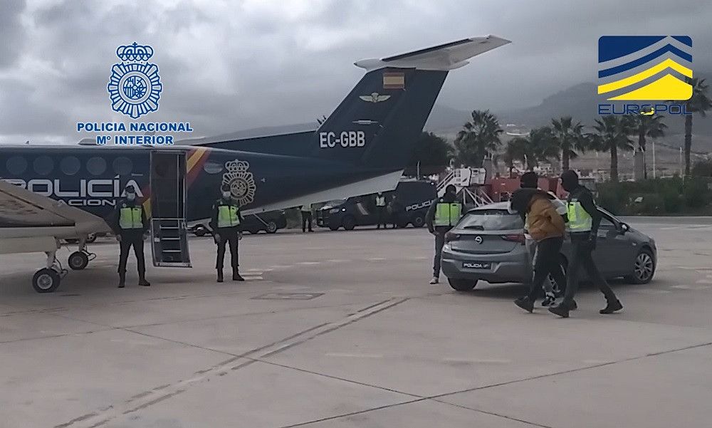 La Policía Nacional detiene a dos personas acusadas de adoctrinamiento terrorista a jóvenes en Melilla
