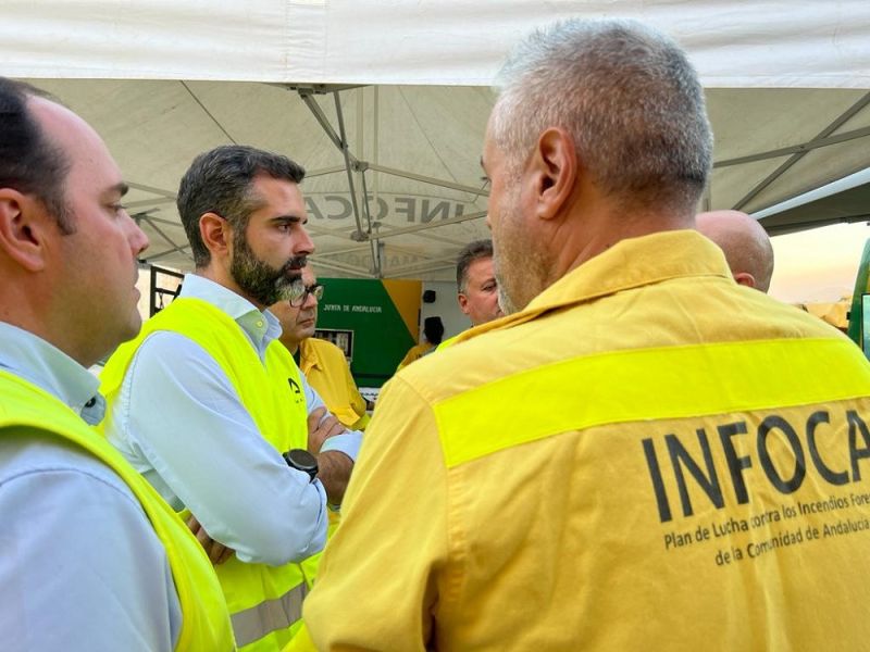 La Junta eleva el nivel de riesgo de incendios y despliega 2.500 efectivos y 120 vehículos pesados