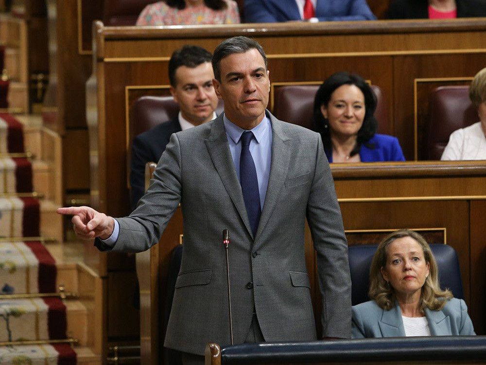 Pedro Sánchez trata de defenderse del espionaje a los independentistas catalanes que siguen reclamando el cese de la ministra de Defensa