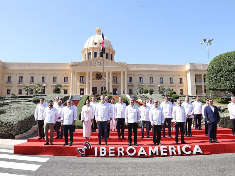 La Cumbre Iberoamericana termina con una vaga declaración formal para evitar molestar a algún país participante o a alguno de los ausentes