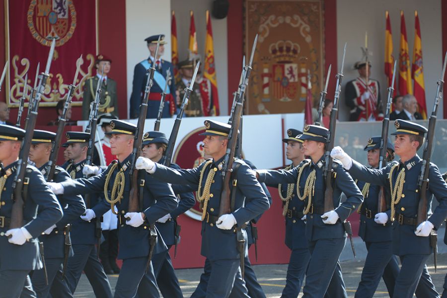 Los reyes, acompañados de la princesa de Asturias, presiden los actos por el Día de la Fiesta Nacional