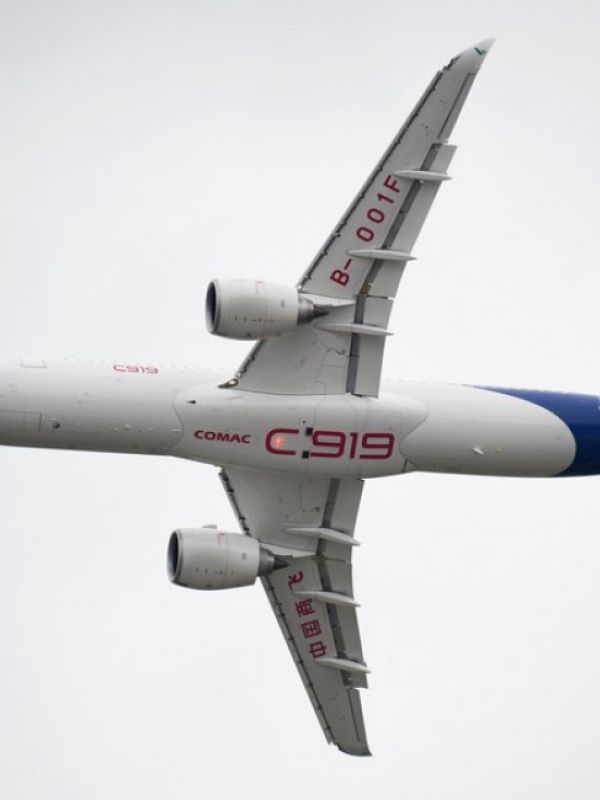 Entregado el primer avión C919 a China Eastern Airlines