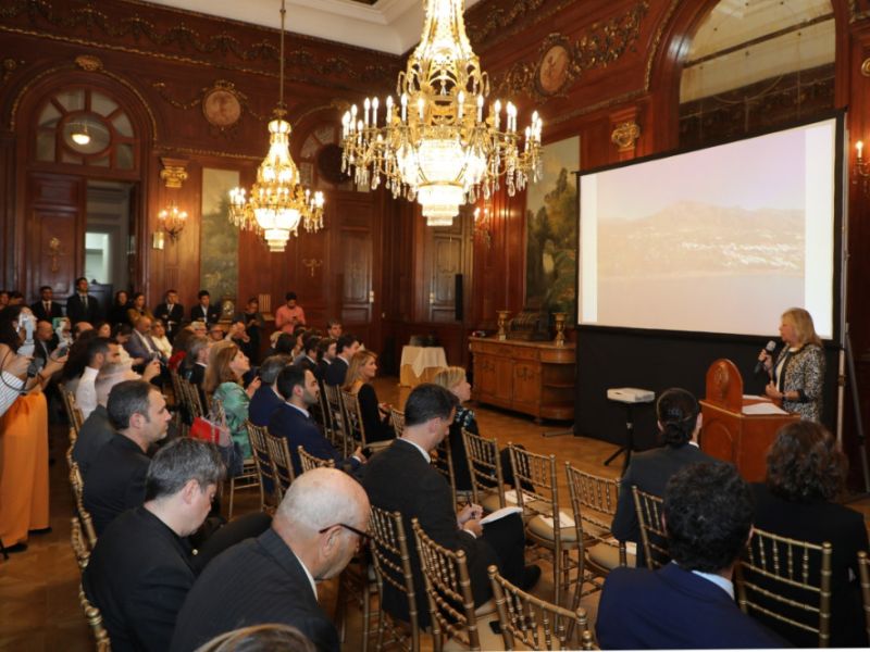 La alcaldesa destaca que Marbella refrendará su posicionamiento internacional como destino de turismo de salud y bienestar con el nuevo proyecto de Ilanga Capital en el Hotel Incosol
