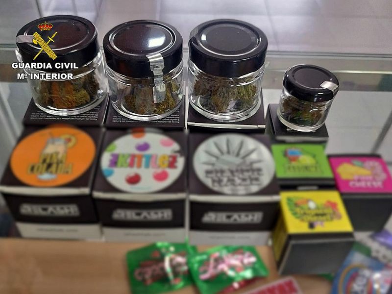 Detenidas nueve personas que vendían marihuana en envoltorios de golosinas