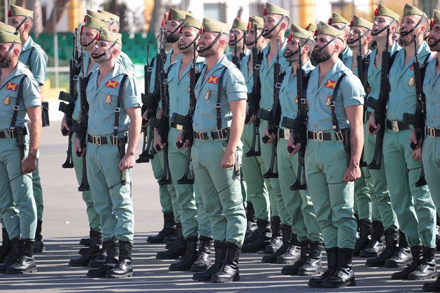 La ministra de Defensa visita en Viator a la brigada de La Legión que desplegará en noviembre misiones en Irak y Líbano