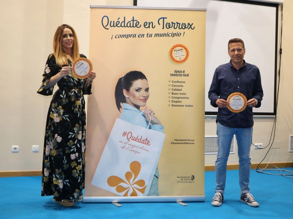 El Ayuntamiento de Torrox crea una App de realidad virtual para apoyar el comercio local
