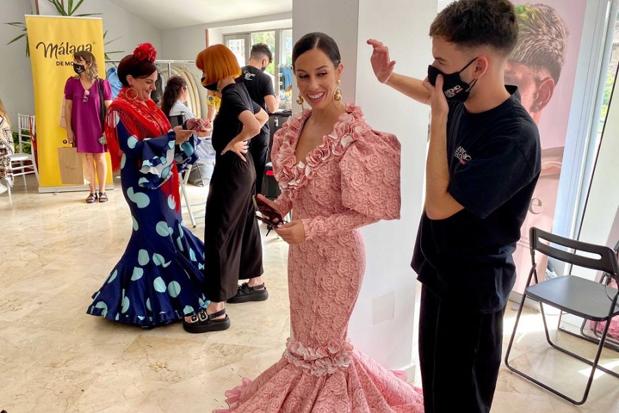 Preparativos de la exposición ‘Héroes con volantes’ de moda flamenca impulsada por Málaga de Moda