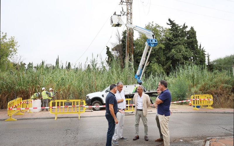 Comienzan los trabajos para retirar siete torres de media tensión en la zona de Golden Beach