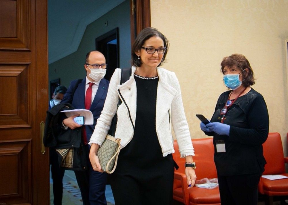La ministra de Industria asegura que Alcoa es "subvenciones, subvenciones, subvenciones"