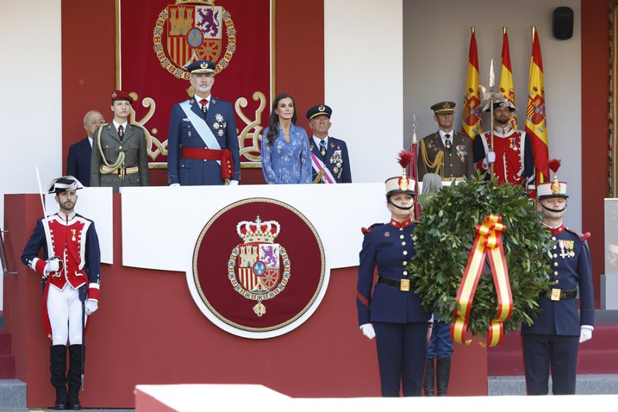 Los reyes, acompañados de la princesa de Asturias, presiden los actos por el Día de la Fiesta Nacional