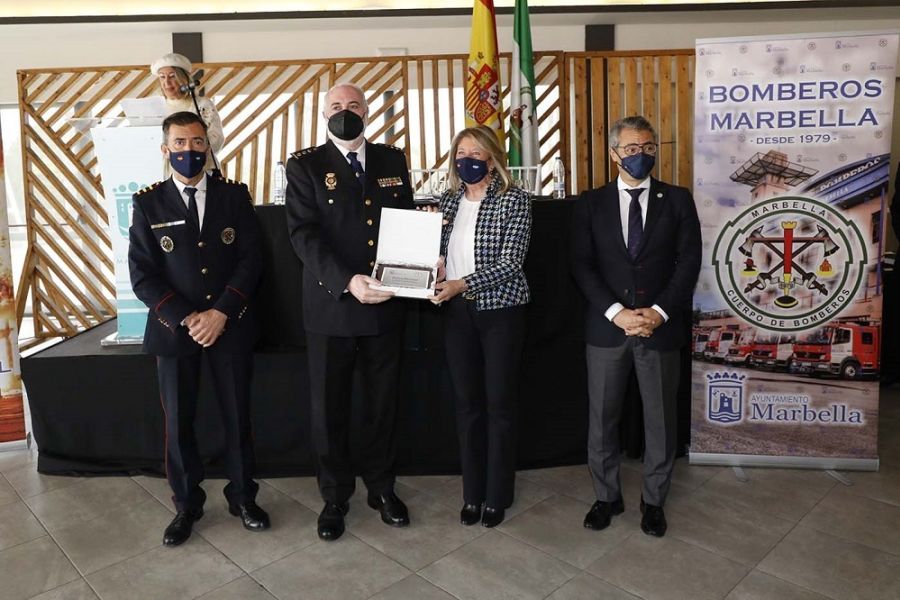 Entrega de distinciones con motivo de la celebración del Patrón de los bomberos